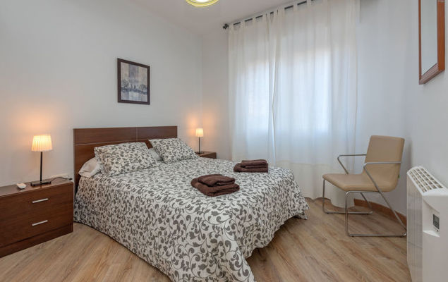 Eixample Esq Rocafort Diputacio - Photo 7