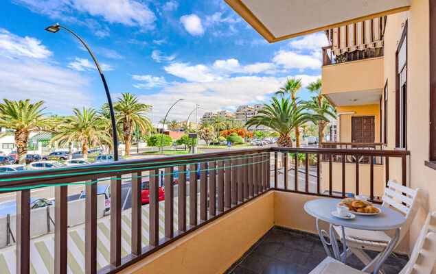 Cristianos Central Cityscape - Photo 1