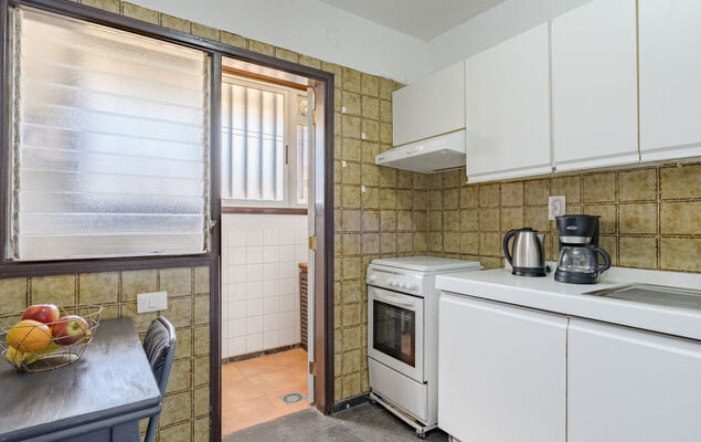 Cristianos Central Cityscape - Photo 9