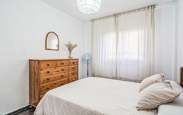 Cristianos Central Cityscape - Photo 11